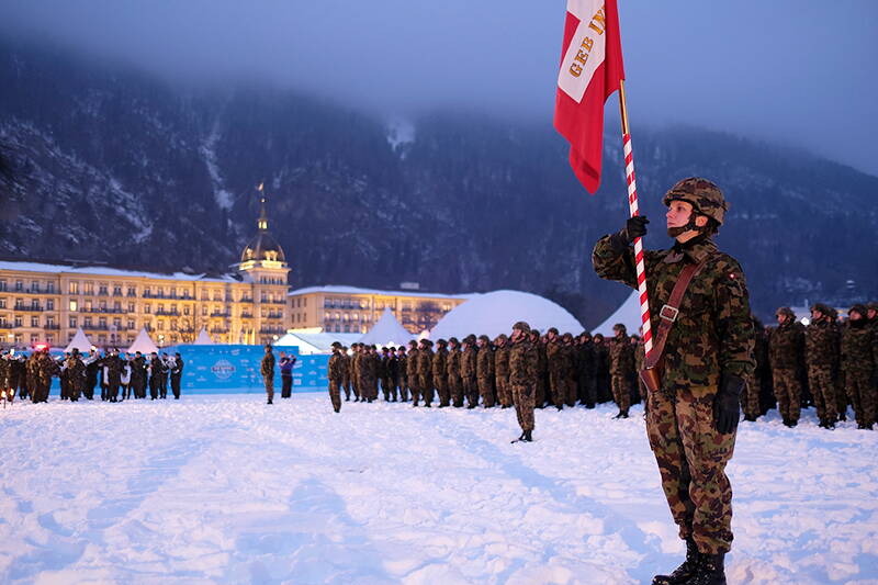 Fahnenabgabe und Auflösung Geb Inf Bat 17